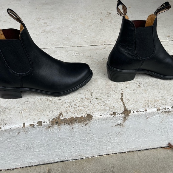 Blundstone 1671 Low Heel Ankle Boots - Picture 2 of 7